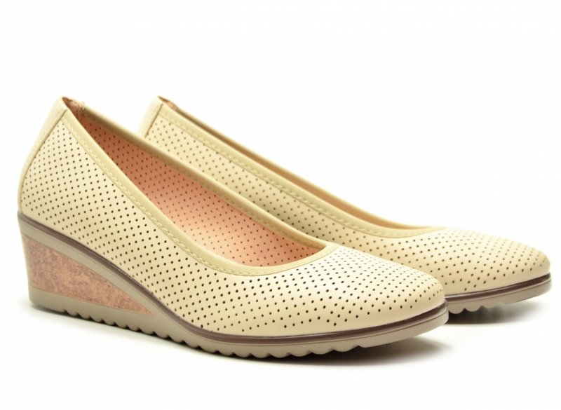 Czółenka 36 beżowe na koturnie VINCEZA 58629 beż ażurowane