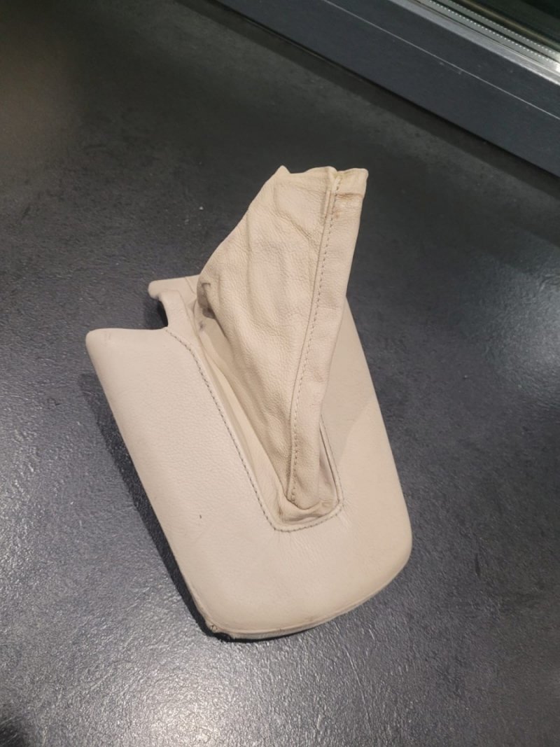 PODŁOKIETNIK BEIGE SKÓRKA RĘCZNEGO MIESZEK BMW Z4 E85 BEŻOWY