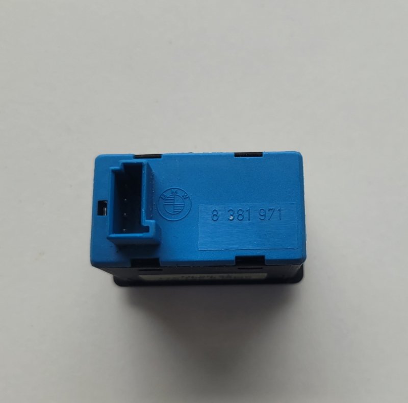 WŁĄCZNIK PRZEŁACZNIK ASC BMW Z3 LIFT KONTROLI TRAKCJI  8381971