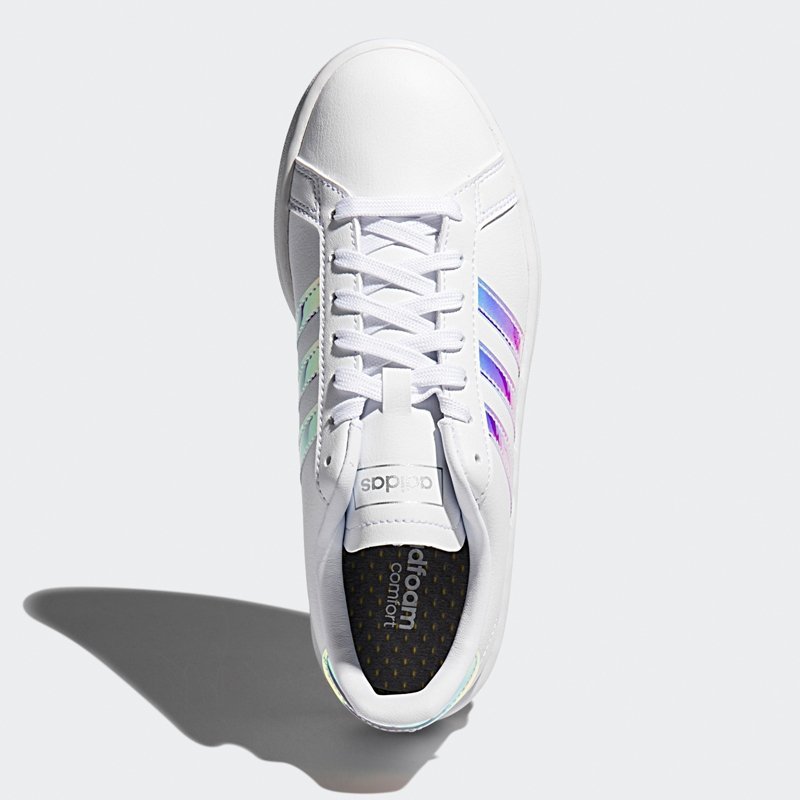 Adidas grand store court hologram