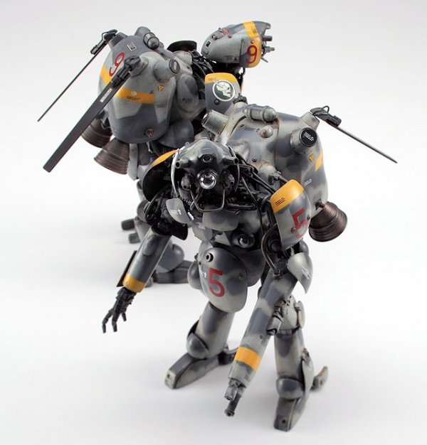 Hasegawa 64105 Altair W.H.J.131 Space Type Humanoid Unmanned Interceptor GroBer Hund 1/20