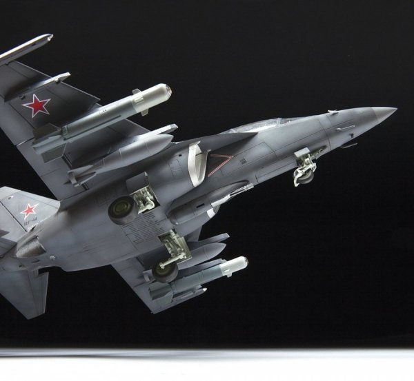 Zvezda 4818 Russian Light Bomber YAK-130 &quot;Mitten&quot;