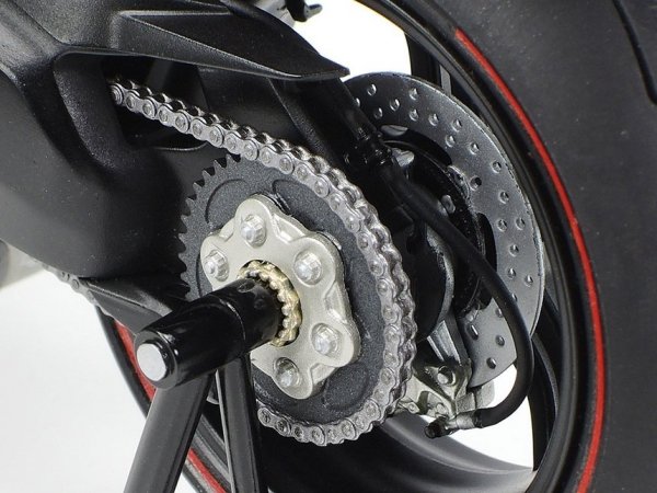 Tamiya 14140 1/12 Ducati Superleggera V4