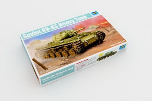 Trumpeter 01572 Kv-8S