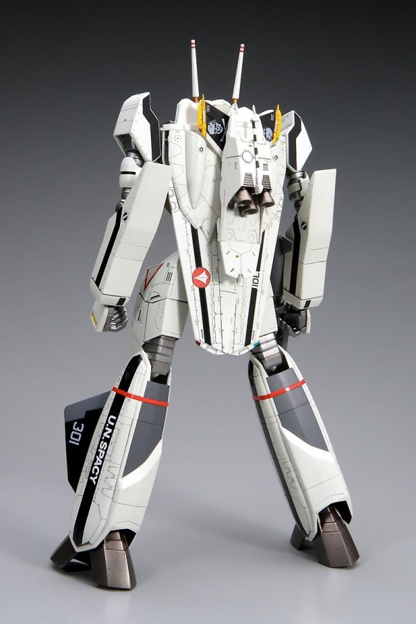 Hasegawa 65720 VF-0A/S Battroid Macross Zero 1/72