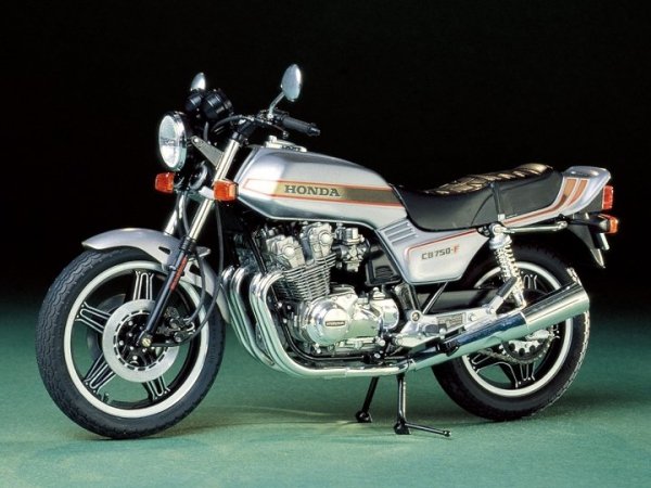 Tamiya 14006 Honda CB750F 1/12