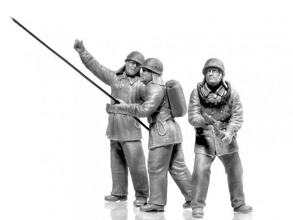 ICM 35623 - Soviet Firemen (1980s)