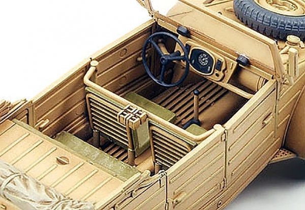 Tamiya 32501 German Kuebelwagen Type 82