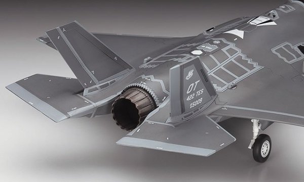 Hasegawa E42-01572 F-35A Lightning II 1/72