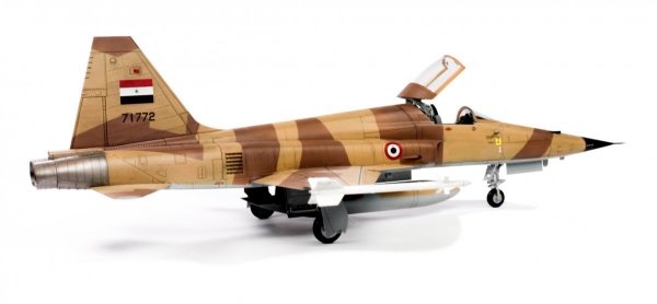 AFV Club AR48S10 Y.A.R. Air Force F-5E &quot;Peace Bell Program&quot;