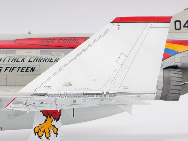 Tamiya 61121 1/48 McDonnell Douglas F-4B Phantom II