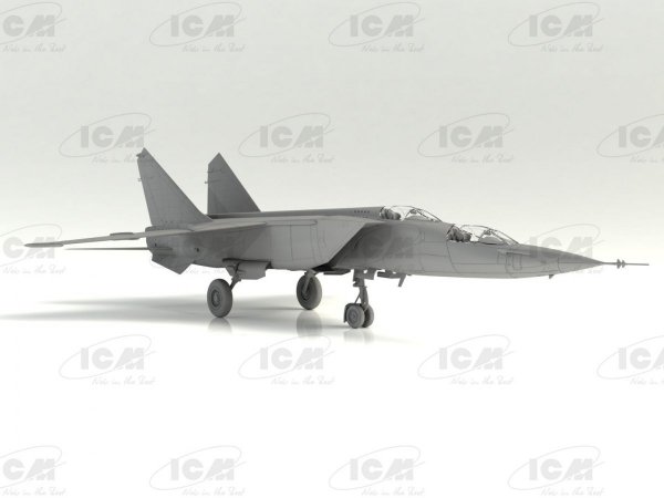 ICM 72176 MiG-25 RU, Soviet Training Aircraft
