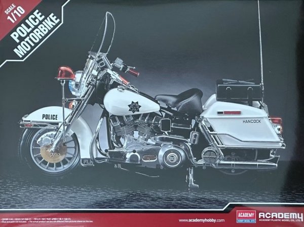 Academy 15500 Harley-Davidson Police - 1/10
