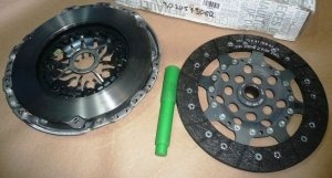 Original Kupplungssatz Renault Megane III 08- 1.9 DCI , 302057908R