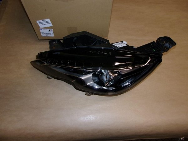 Projecteur LED Peugeot 308 II gauche  ,  1618000380