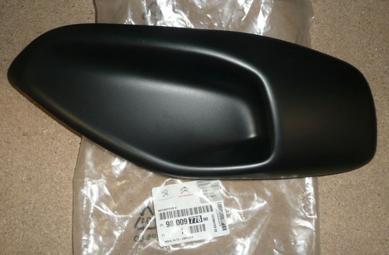 Cache de pare-chocs Citroën C4 Picasso II droit, 9800977880, 9800977880, 