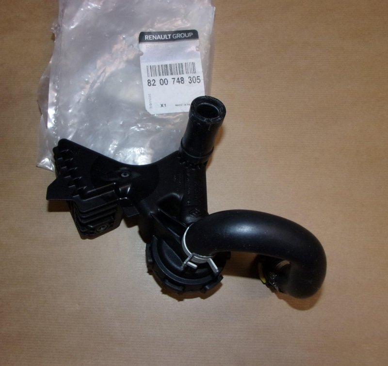 Original  Reniflard d'huile Dacia Sandero 1.5DCI , 8200748305