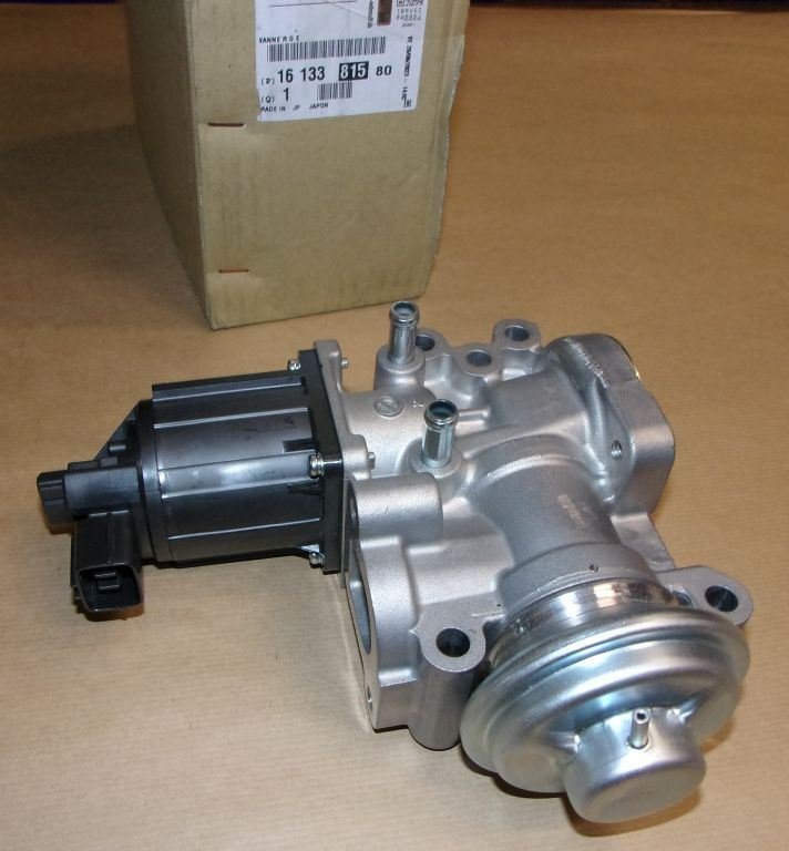 Soupape EGR Citroën C-Crosser Peugeot 4008 1.8 HDI  ,  1613381580
