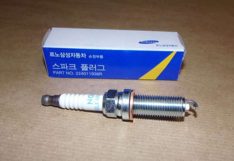 Bougie d'allumage Renault Alpine, 224011938R, 