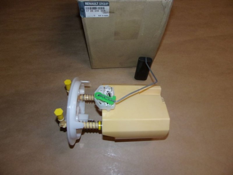 Pompe à carburant Dacia Duster I 1.5DCI, 172024535R, 