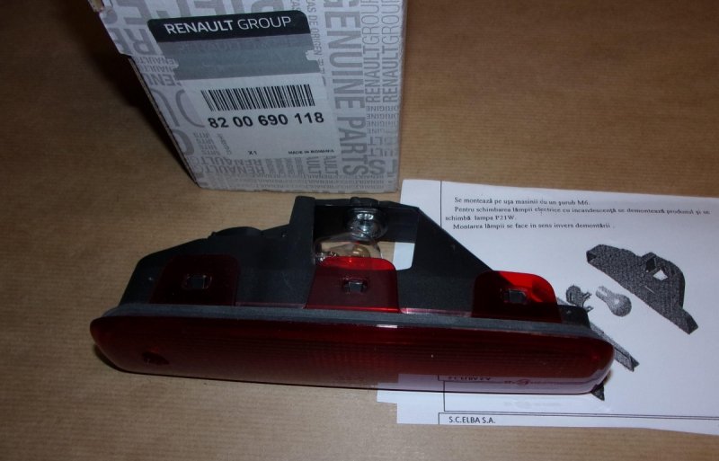 Original  Feu stop Dacia Dokker , 8200690118