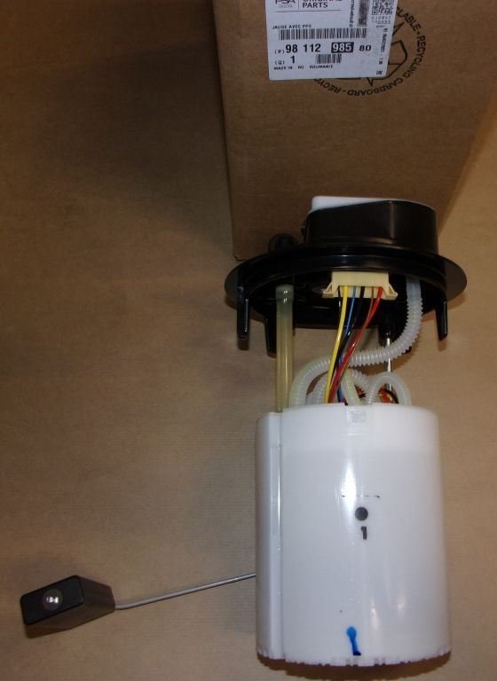 Pompe à carburant complète Peugeot 3008 1.6 Blue HDI, 9811298580, 9811298580,