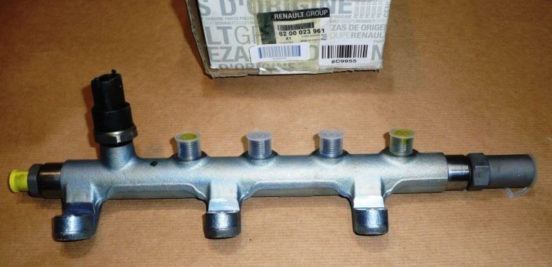 Original  Rampe d'injection Renault Master II 2.5DCI indisponible , 8200023961