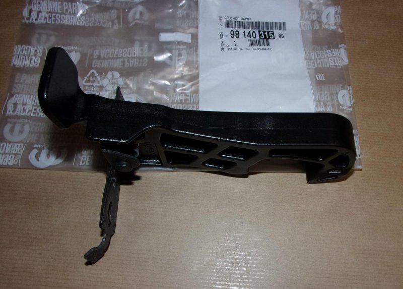 Crochet de capot Peugeot 2008, 9814031580, 9814031580, 