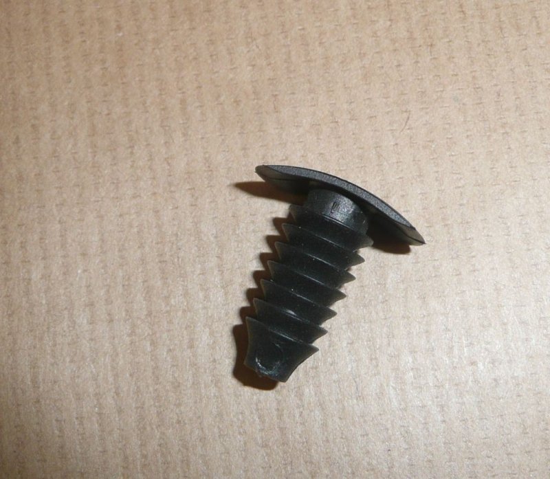 CLIP POUR GRILL CITROEN  XM II  ,  96995457