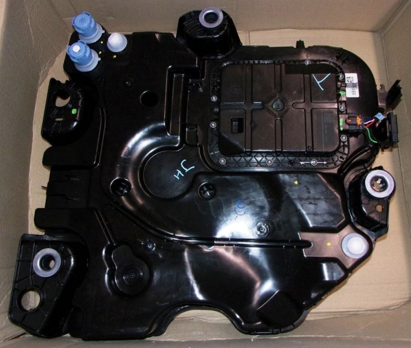 ORIGINAL Réservoir AdBlue PEUGEOT 5008 T87 , 1682619180 , 9807475680