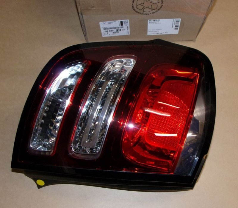  Feu arrière Citroën C3 III gauche, 9803929080, 9803929080, 