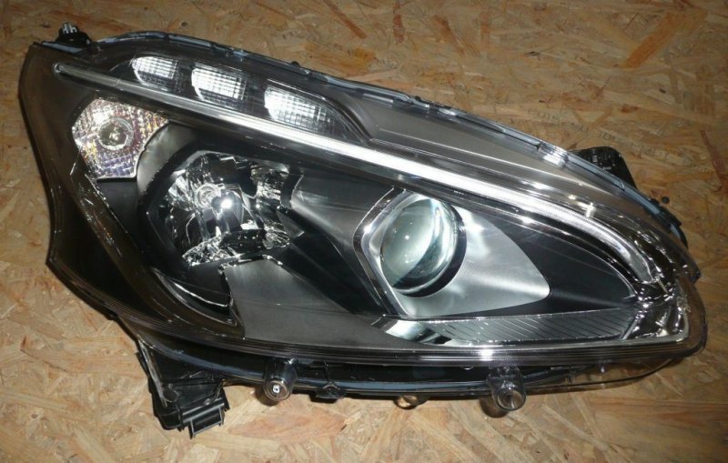 Original  Phare Peugeot 208 droit ,  1685353180