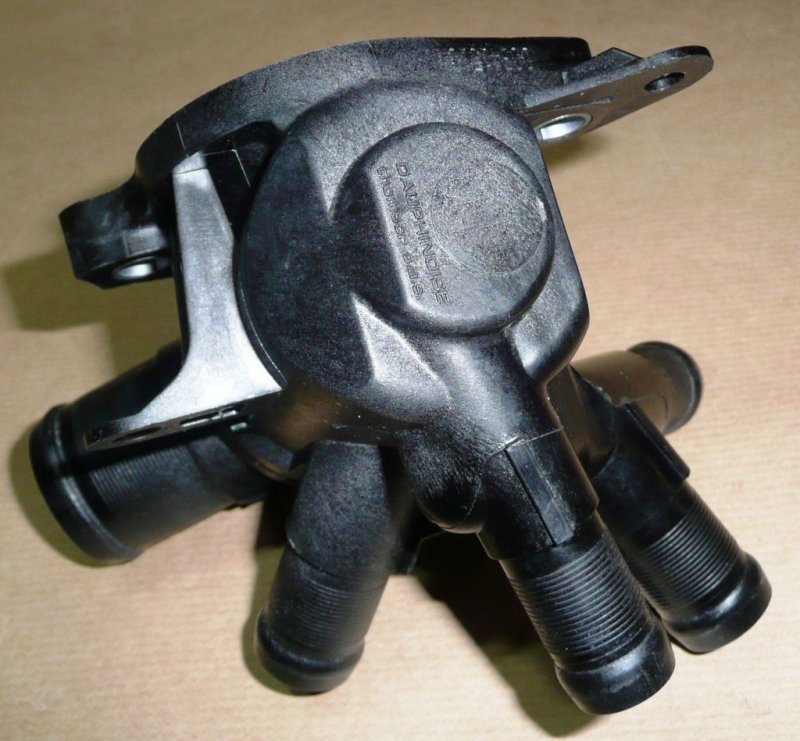 Boîtier de thermostat Renault Megane III 1.2TCE, 110617089R, 