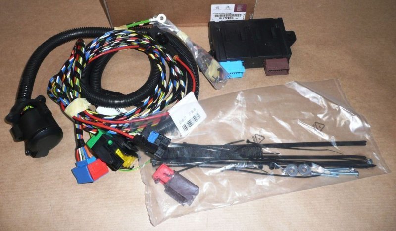 $ Original  Faisceau de câbles d'attelage de remorque Peugeot Société Anonyme ,  1680088680 , 1617296380 