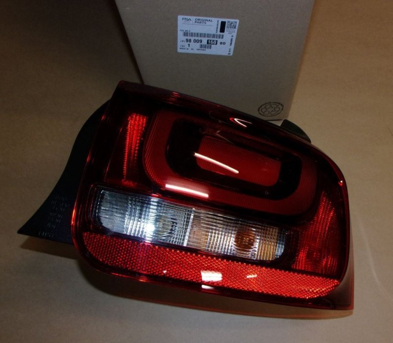Feu arrière Citroën C4 Cactus droit, 9800916080, 9800916080, 