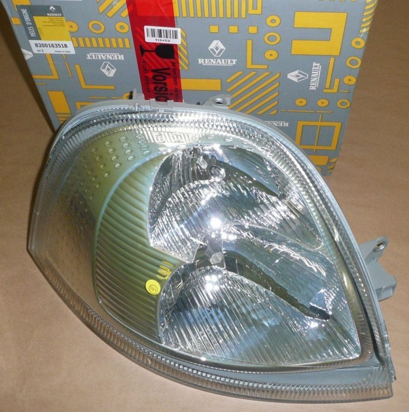 Original  Projecteur Renault Master II droit , 8200163518