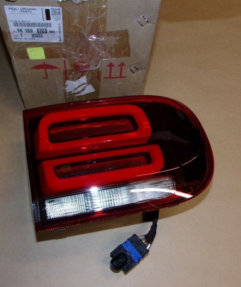 Feu arrière Citroën C5 Aircross gauche, 9816932880, 9816932880,