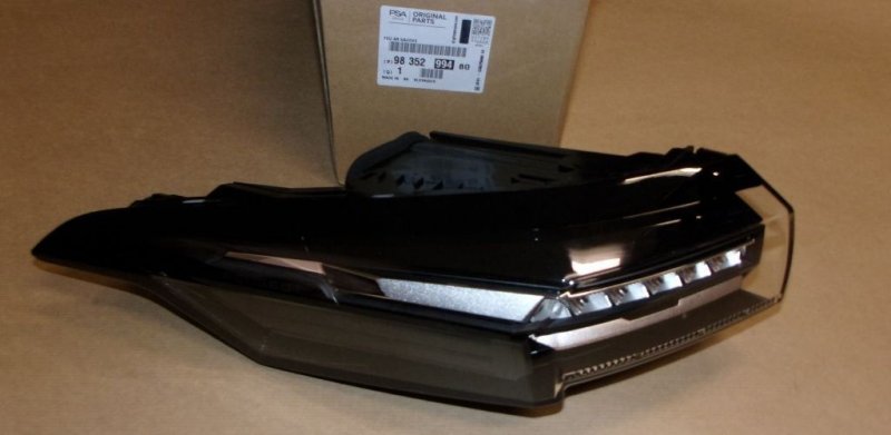 Feu arrière gauche d'origine pour Peugeot 308 III Break, 9835299480