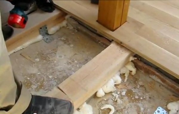 Montaż desek dębowych,jesionowych,egzotycznych na legarach
