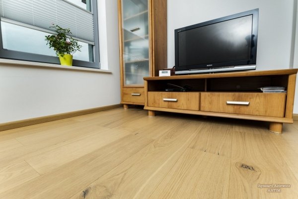 Dąb Krystaliczny Luksus lakier UV + korund ,mikro szczotka,fuga 2175x210x11,5 mm