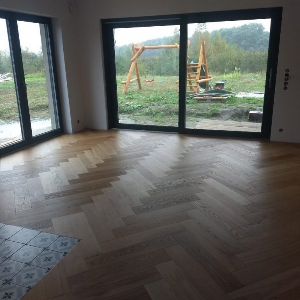   Deska dąb rustic olejowana szczotkowana2W Jodełka Tradycyjna15x100x600mm 