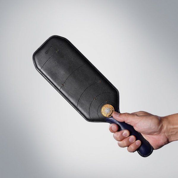 Upko Black Label Collection Paddle - skórzana packa do BDSM (czarny)