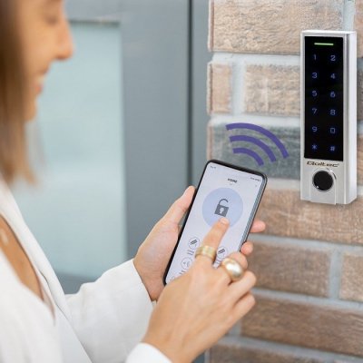 QOLTEC ZAMEK SZYFROWY DOTYKOWY TITAN Z CZYTNIKIEM LINII PAPILARNYCH | RFID | BT 4.0 | KOD | KARTA | BRELOK | DZWANEK | IP68