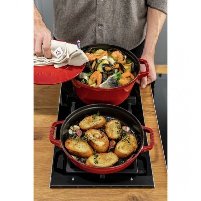 Zestaw 3 naczyń żeliwnych z pokrywką Staub - 24 cm, Czerwony