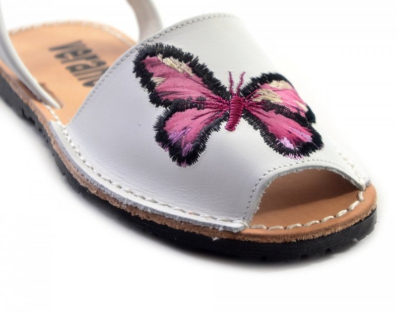 Sandały 36 skórzane VERANO 371 białe motyl haft klapki
