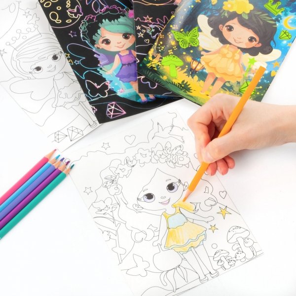 ŚWIECĄCA W CIEMNOŚCI WYDRAPYWANKA Z KOLOROWANKĄ MAGIC KIDEA KSIĘŻNICZKI