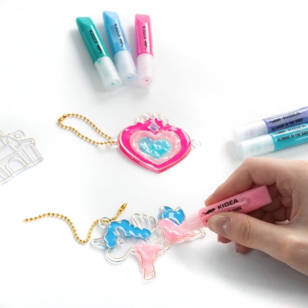 ZESTAW ZAWIESZEK MAGIC ŚWIECĄCYCH W CIEMNOŚCI JEDNOROŻEC KIDEA