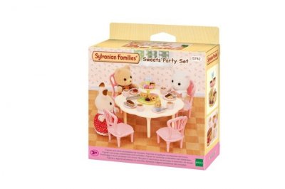 EPOCH - SYLVANIAN FAMILIES SYLVANIAN stół,krzesła i mnóstwo słodkości 05742