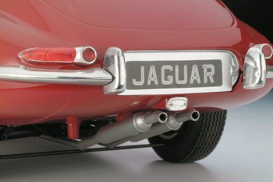 Revell Model plastikowy Samochód Jaguar E Type 1/8