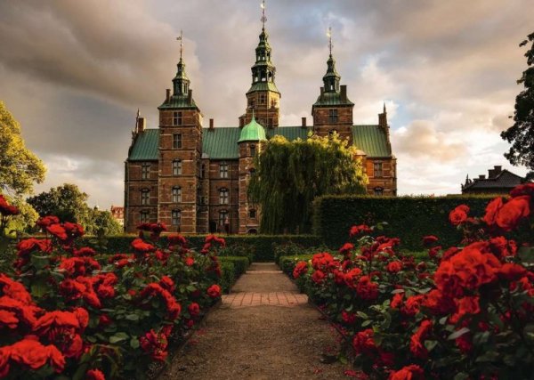 Ravensburger Polska Puzzle 1000 elementów Zamek Rosenborg